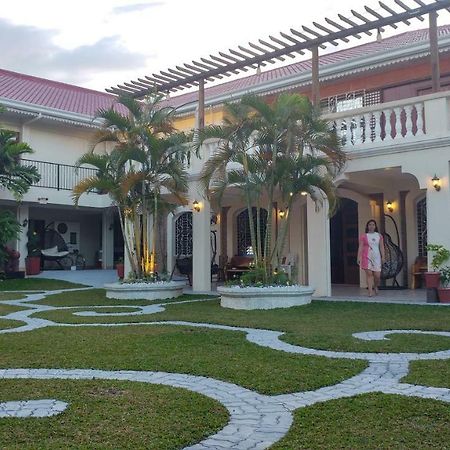 Casa Familya Hotel Batac ภายนอก รูปภาพ
