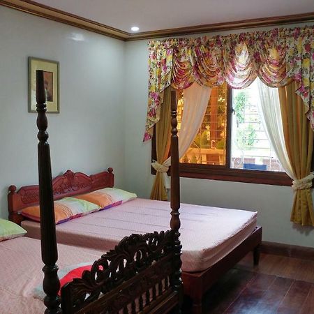 Casa Familya Hotel Batac ภายนอก รูปภาพ