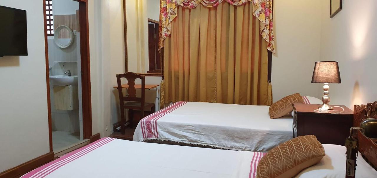 Casa Familya Hotel Batac ภายนอก รูปภาพ
