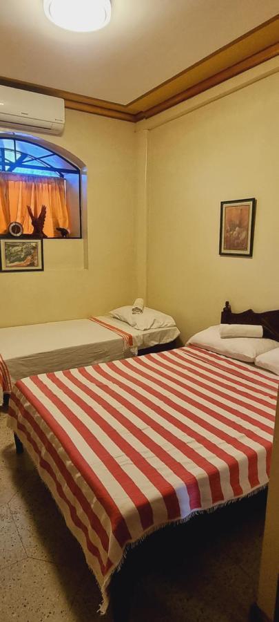Casa Familya Hotel Batac ภายนอก รูปภาพ