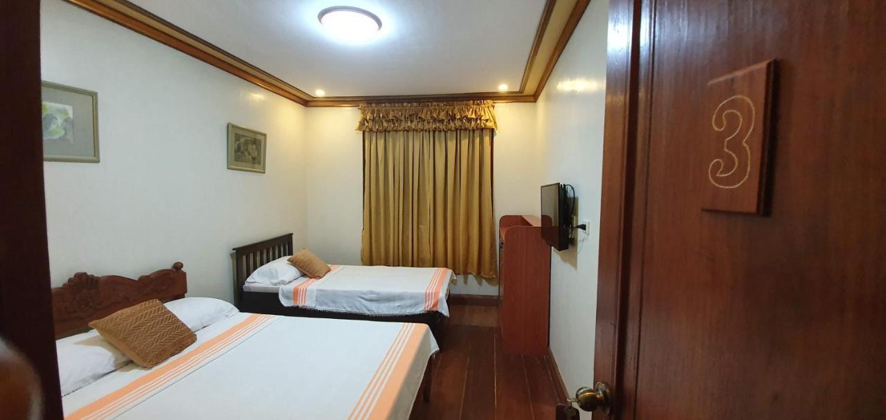 Casa Familya Hotel Batac ภายนอก รูปภาพ