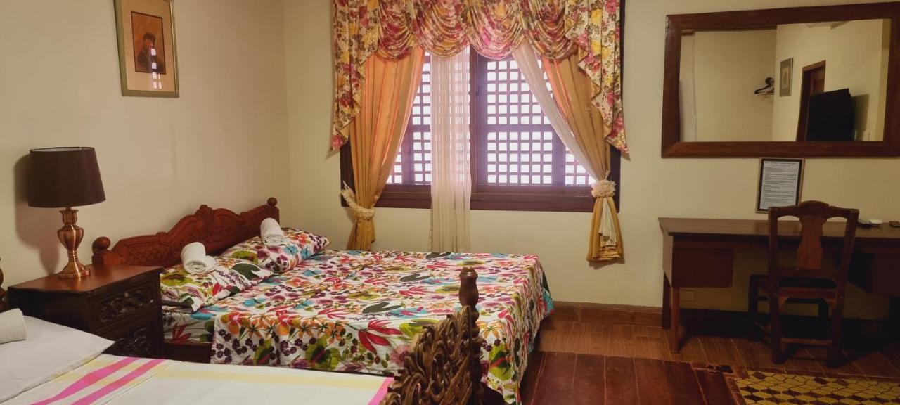 Casa Familya Hotel Batac ภายนอก รูปภาพ
