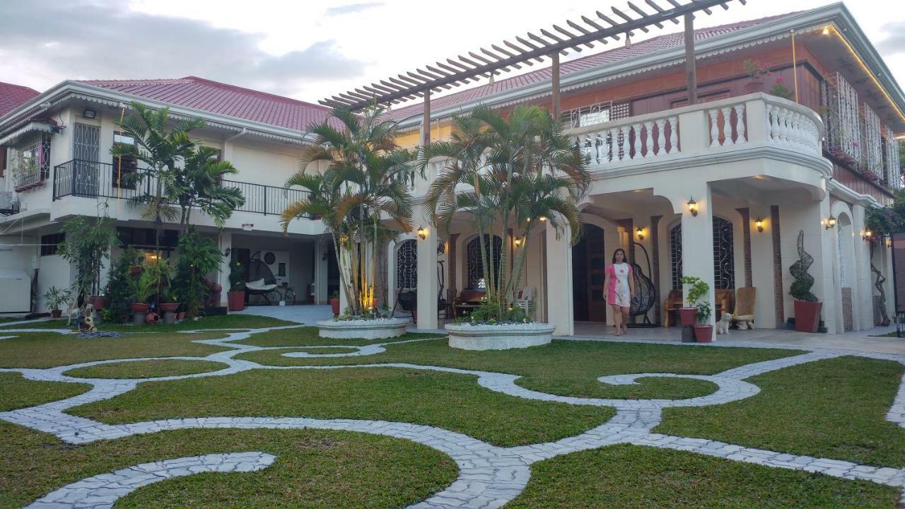 Casa Familya Hotel Batac ภายนอก รูปภาพ