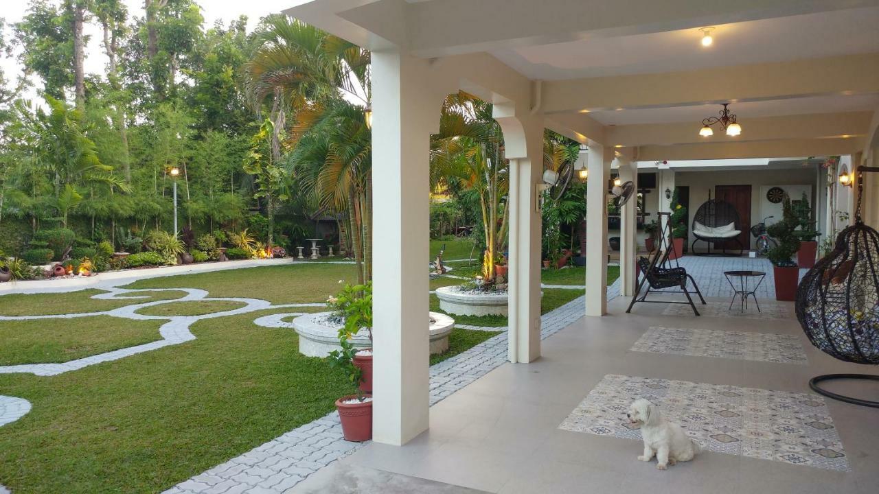 Casa Familya Hotel Batac ภายนอก รูปภาพ